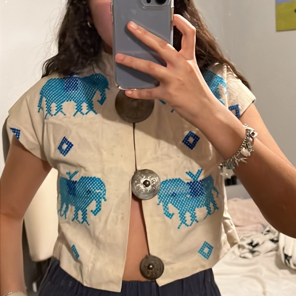 VTG rare embroidered vest✨✨ - Picture 2 of 8